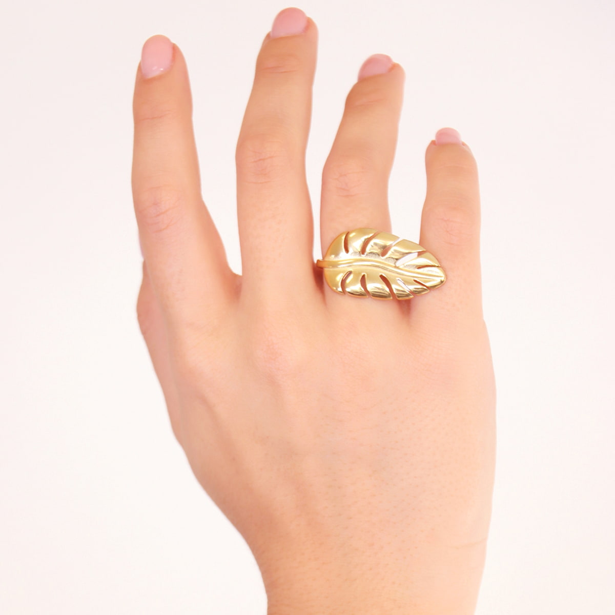 Summer Essentials Feather Ring