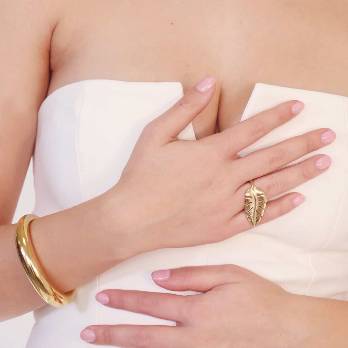 Summer Essentials Feather Ring